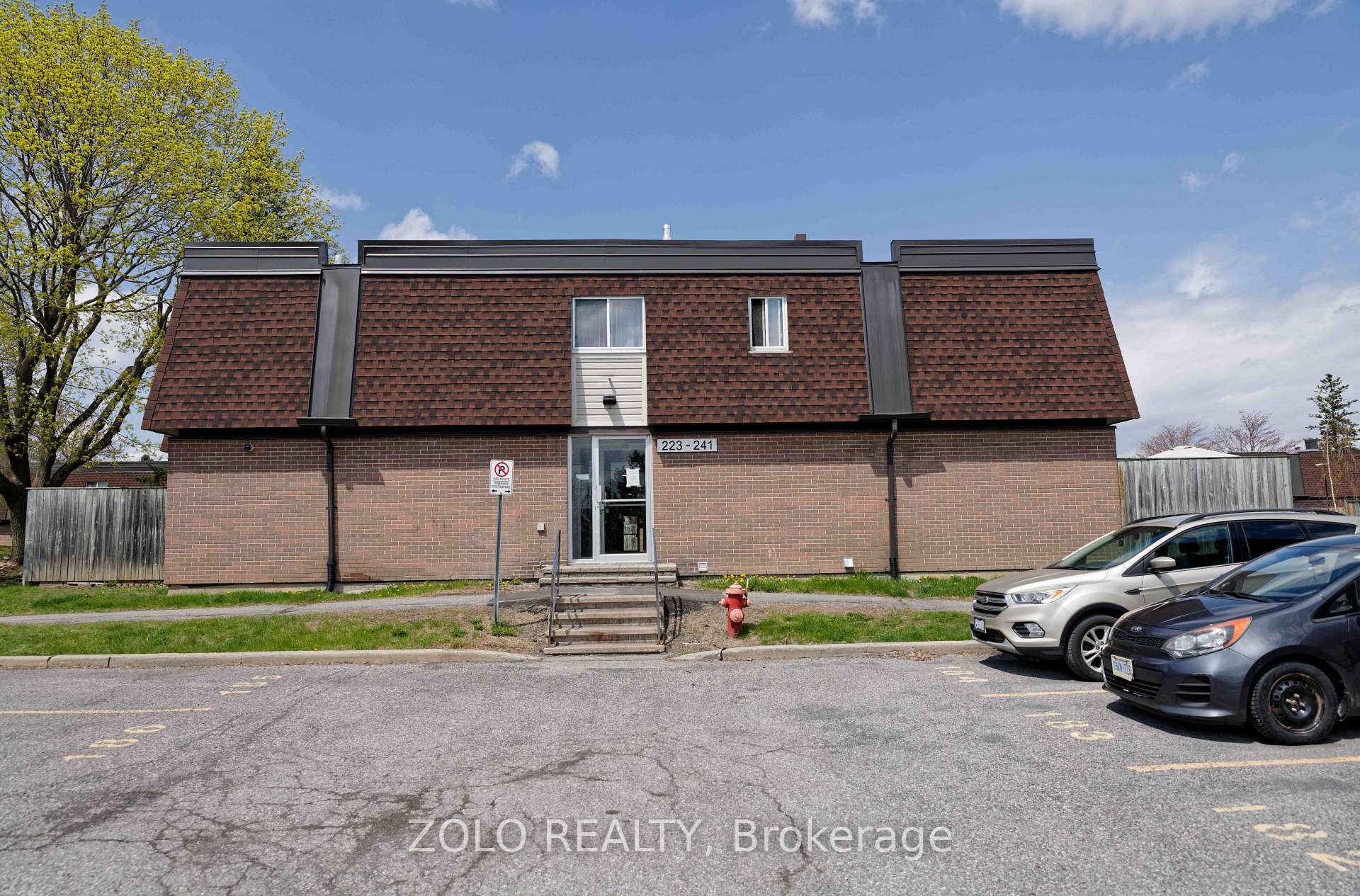Photo 1 of Unit 59, 241 Ridgepark Private, Ottawa, Meadowlands/Crestview — HOMEH