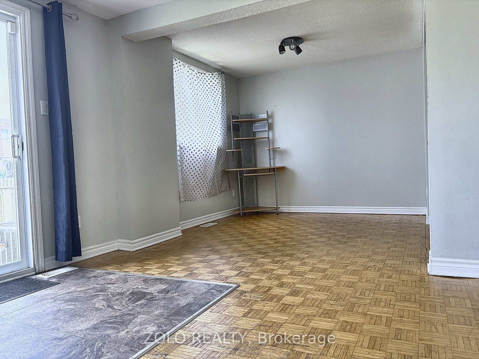 Photo 5 of Unit 59, 241 Ridgepark Private, Ottawa, Meadowlands/Crestview — HOMEH
