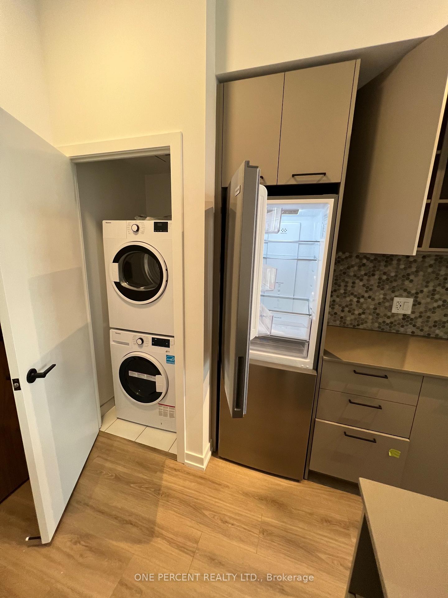 Photo 4 of Unit 617, 10 Lagerfeld Dr N, Brampton, Northwest Brampton — HOMEH