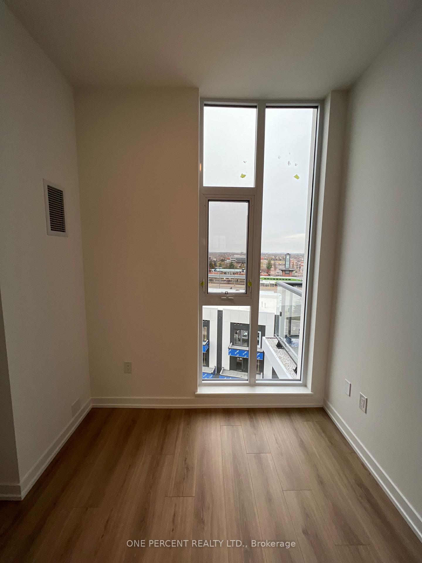 Photo 5 of Unit 617, 10 Lagerfeld Dr N, Brampton, Northwest Brampton — HOMEH