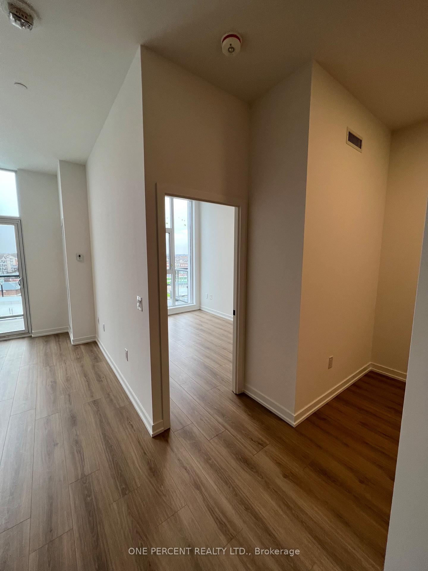 Photo 6 of Unit 617, 10 Lagerfeld Dr N, Brampton, Northwest Brampton — HOMEH