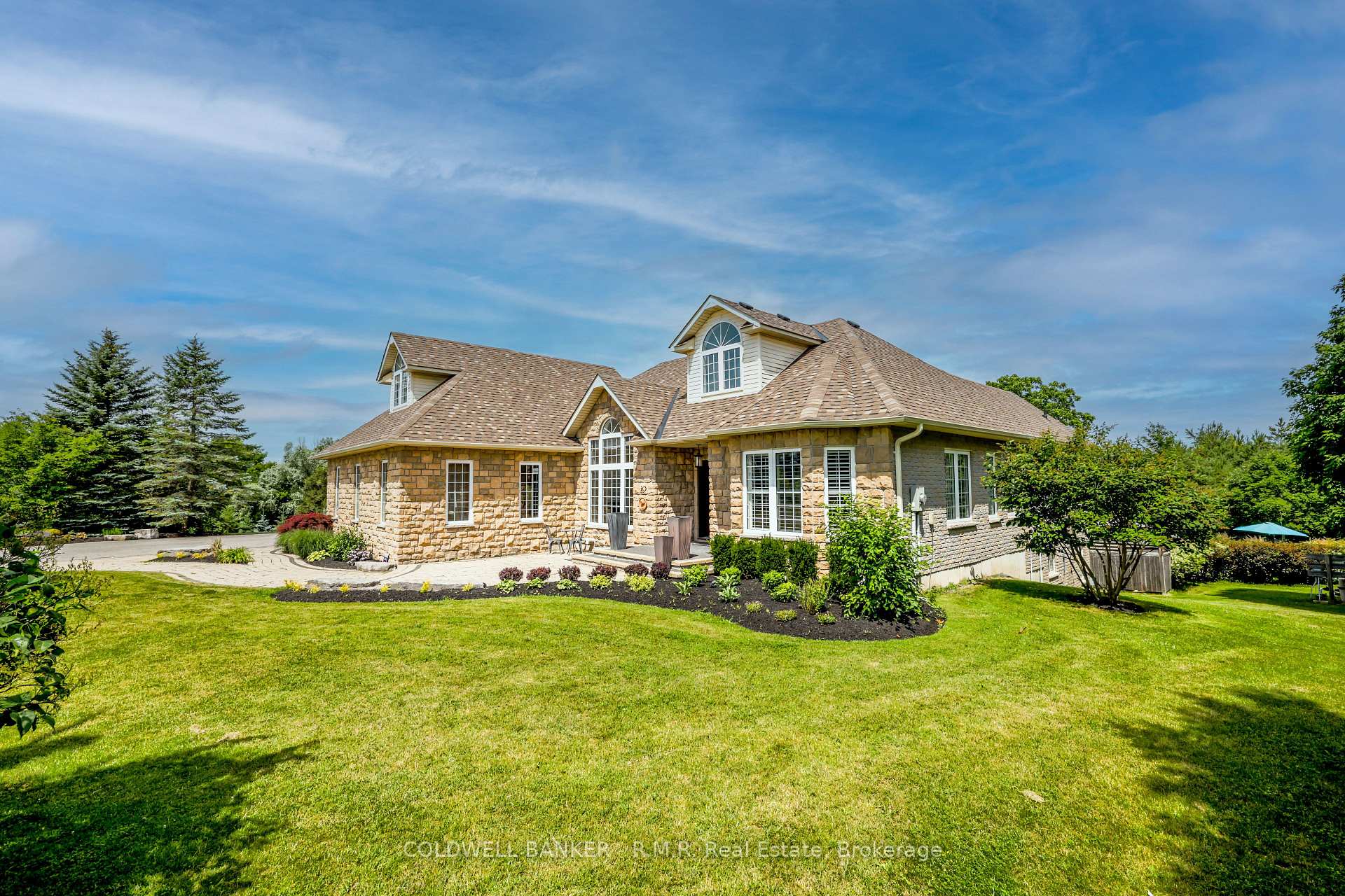 Photo 2 of 50 Venton Court, Clarington, Rural Clarington — HOMEH
