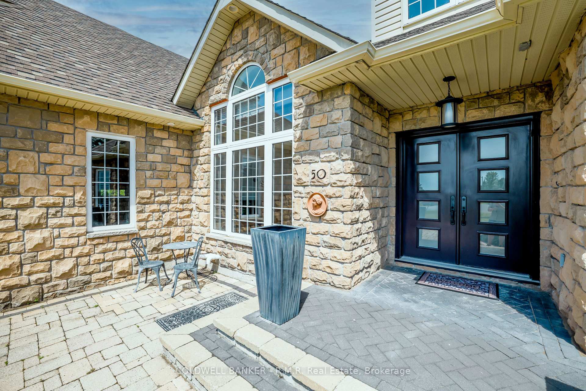 Photo 5 of 50 Venton Court, Clarington, Rural Clarington — HOMEH