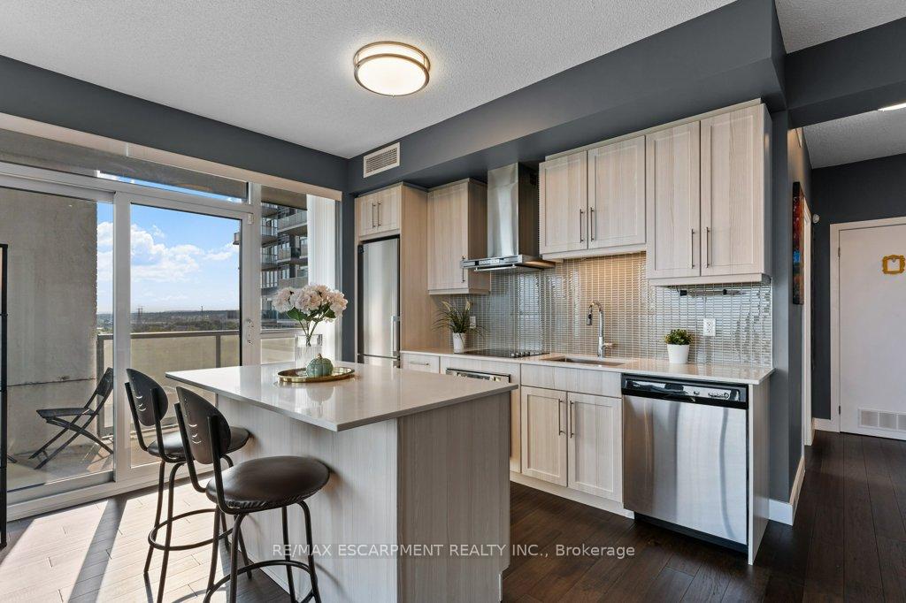 Photo 17 of Unit 1304, 2087 Fairview Street, Burlington, Freeman — HOMEH