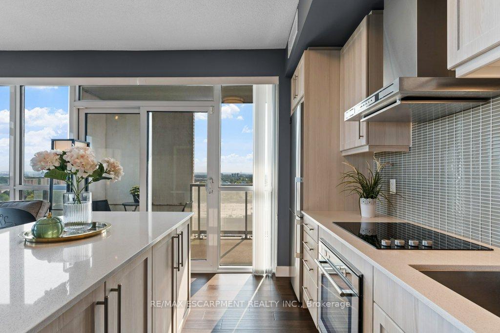 Photo 19 of Unit 1304, 2087 Fairview Street, Burlington, Freeman — HOMEH