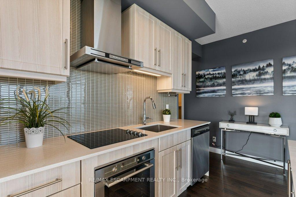 Photo 20 of Unit 1304, 2087 Fairview Street, Burlington, Freeman — HOMEH