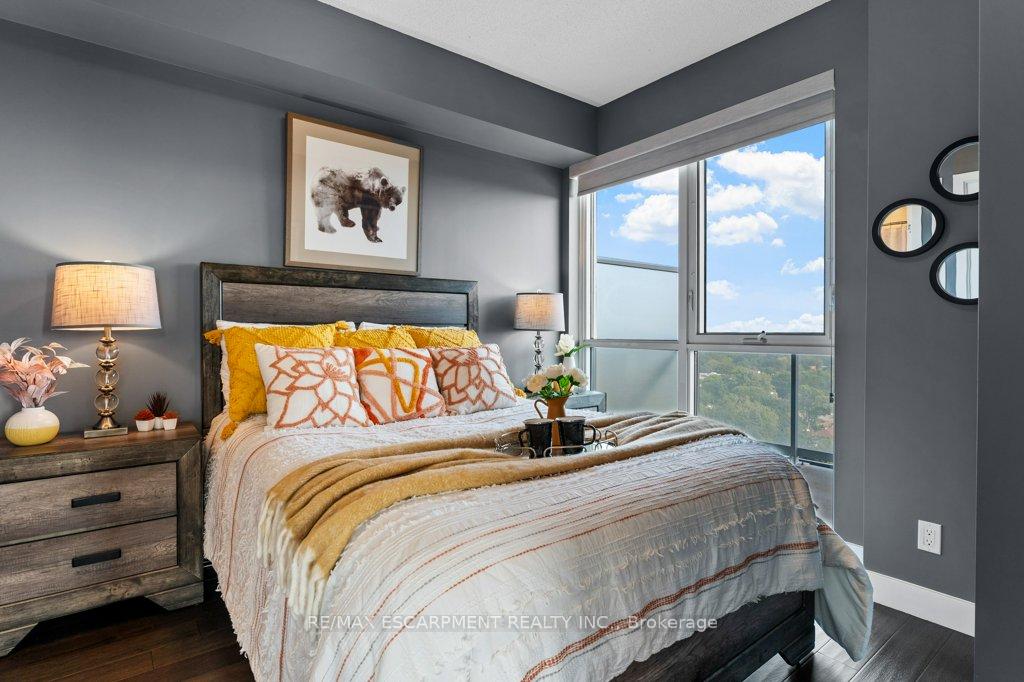 Photo 27 of Unit 1304, 2087 Fairview Street, Burlington, Freeman — HOMEH