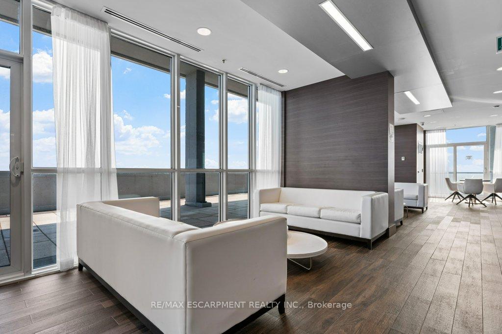 Photo 31 of Unit 1304, 2087 Fairview Street, Burlington, Freeman — HOMEH