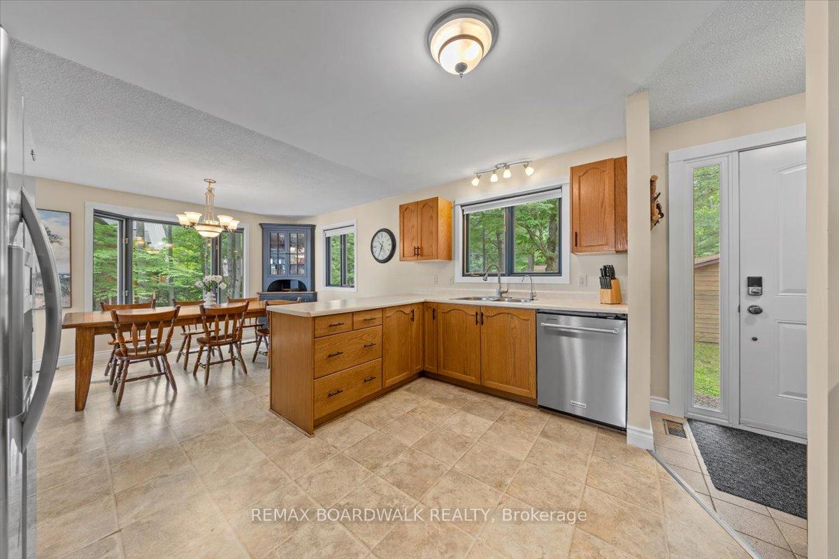 Photo 10 of 178 Baillie Avenue, Ottawa, Constance Bay — HOMEH