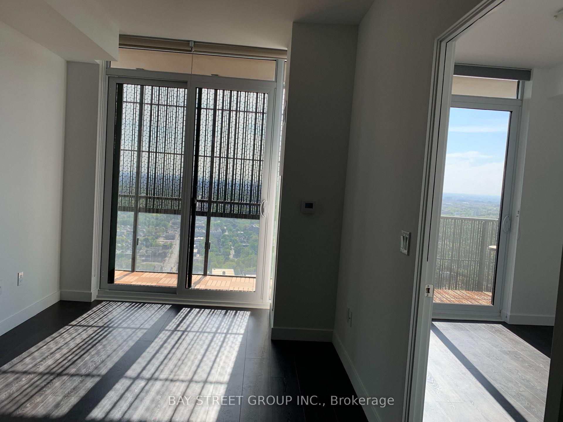 Photo 9 of Unit 4404, 8 Eglinton Avenue E, Toronto, Mount Pleasant West — HOMEH
