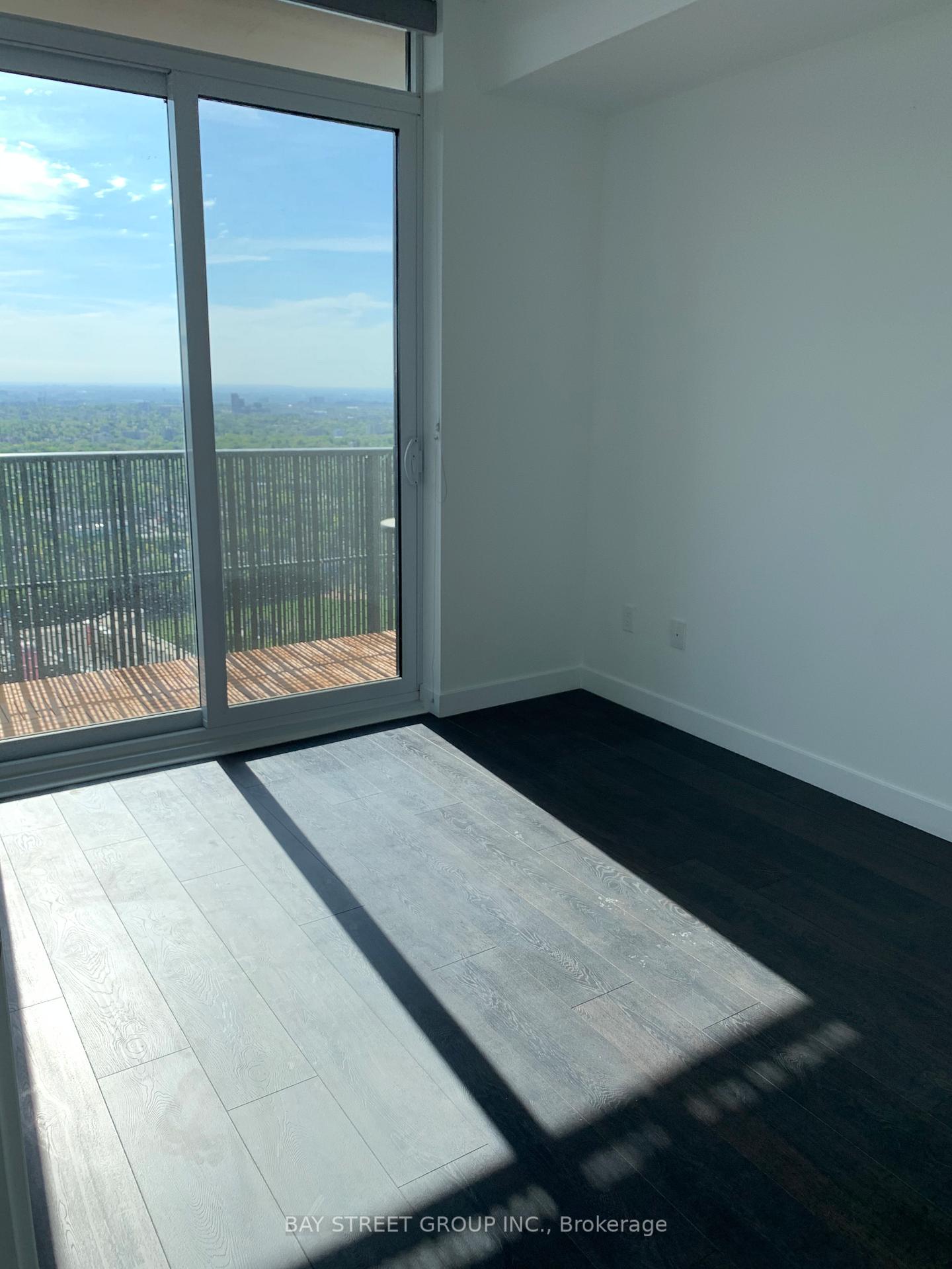 Photo 10 of Unit 4404, 8 Eglinton Avenue E, Toronto, Mount Pleasant West — HOMEH