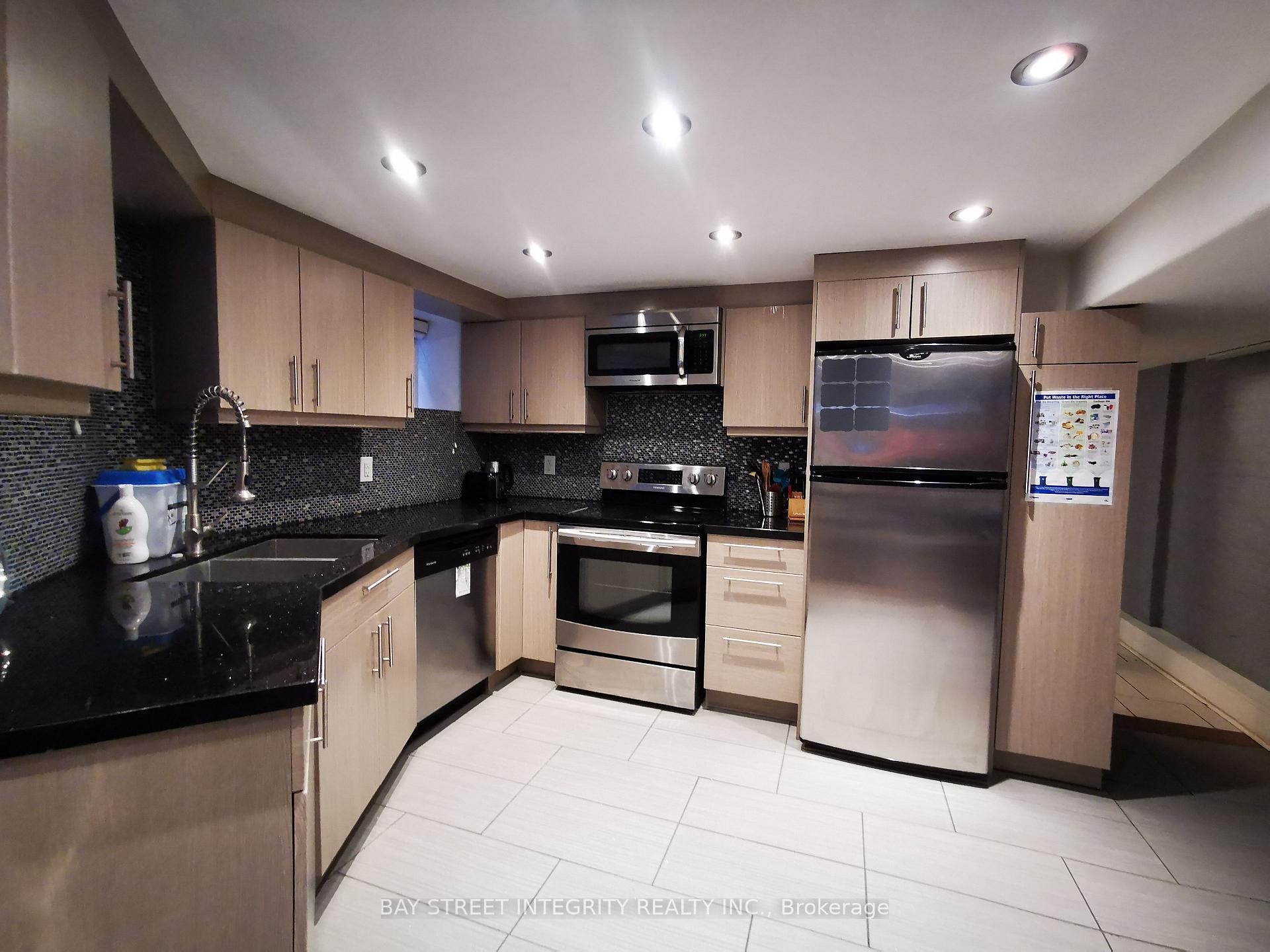 Photo 3 of Unit Basement, 488 Manning Avenue, Toronto, Palmerston-Little Italy — HOMEH