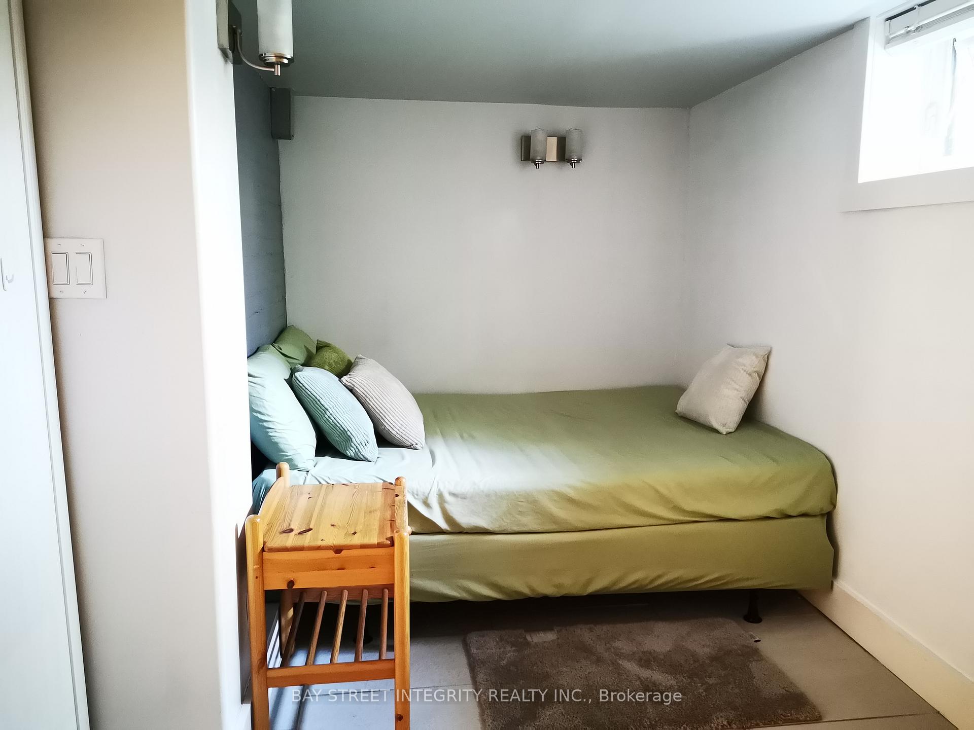 Photo 6 of Unit Basement, 488 Manning Avenue, Toronto, Palmerston-Little Italy — HOMEH