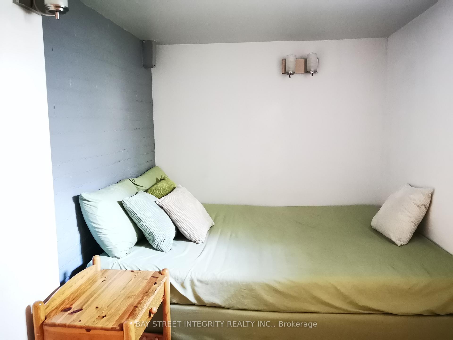 Photo 7 of Unit Basement, 488 Manning Avenue, Toronto, Palmerston-Little Italy — HOMEH
