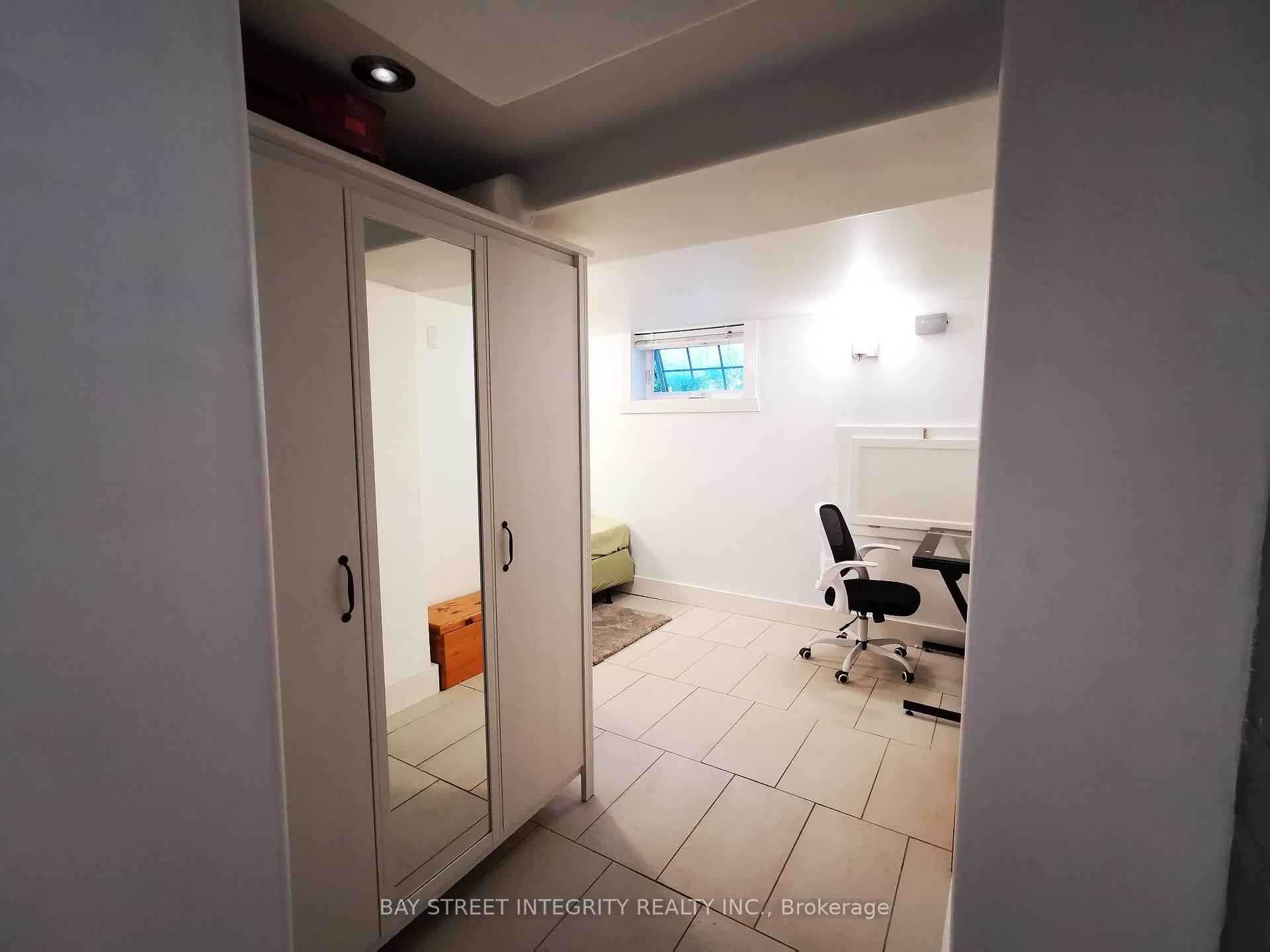 Photo 8 of Unit Basement, 488 Manning Avenue, Toronto, Palmerston-Little Italy — HOMEH