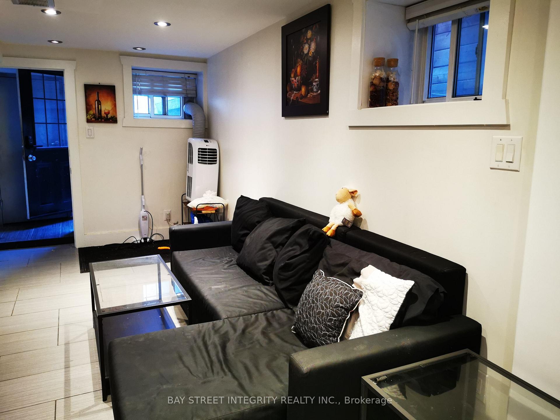 Photo 9 of Unit Basement, 488 Manning Avenue, Toronto, Palmerston-Little Italy — HOMEH