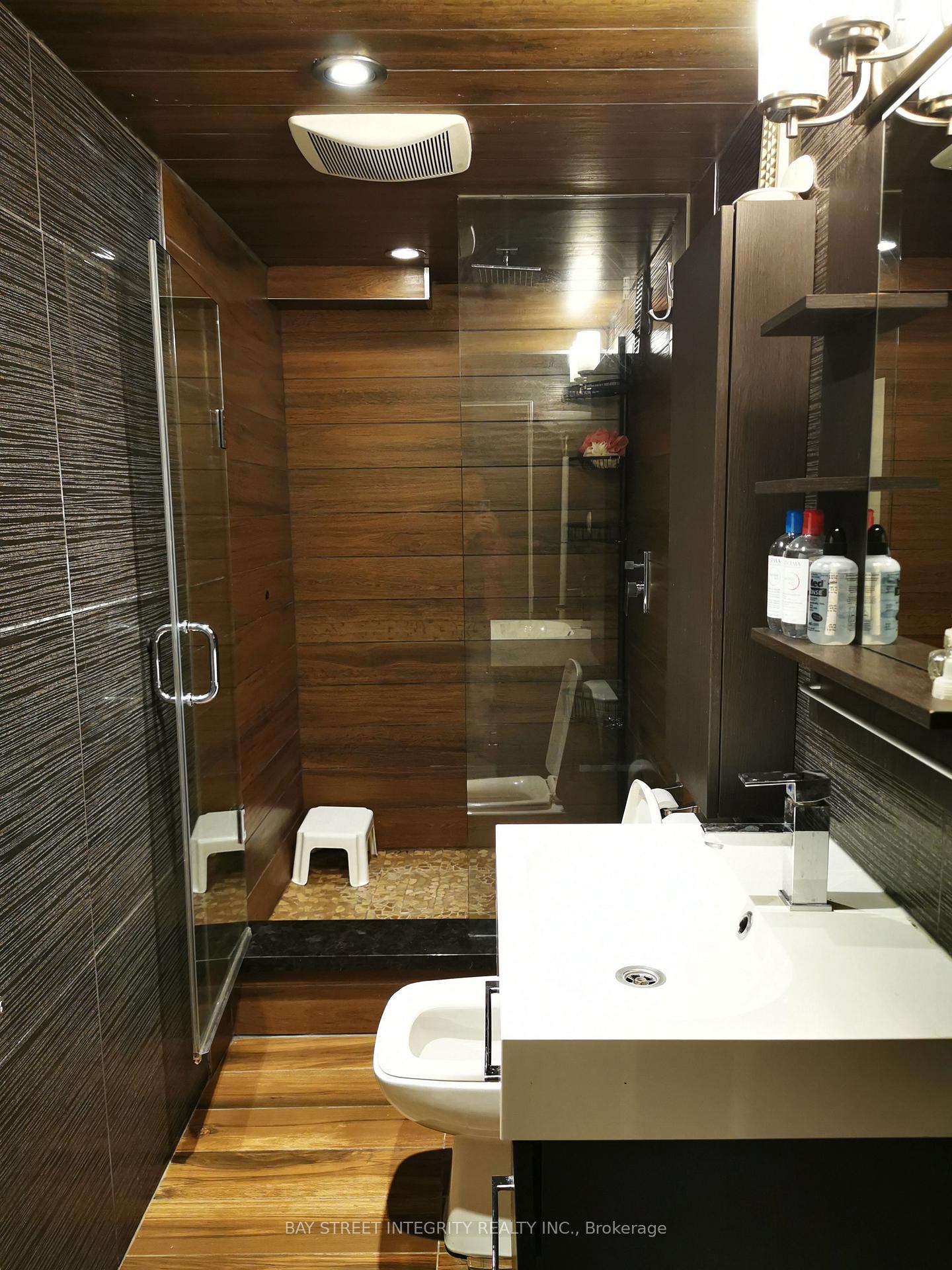Photo 10 of Unit Basement, 488 Manning Avenue, Toronto, Palmerston-Little Italy — HOMEH