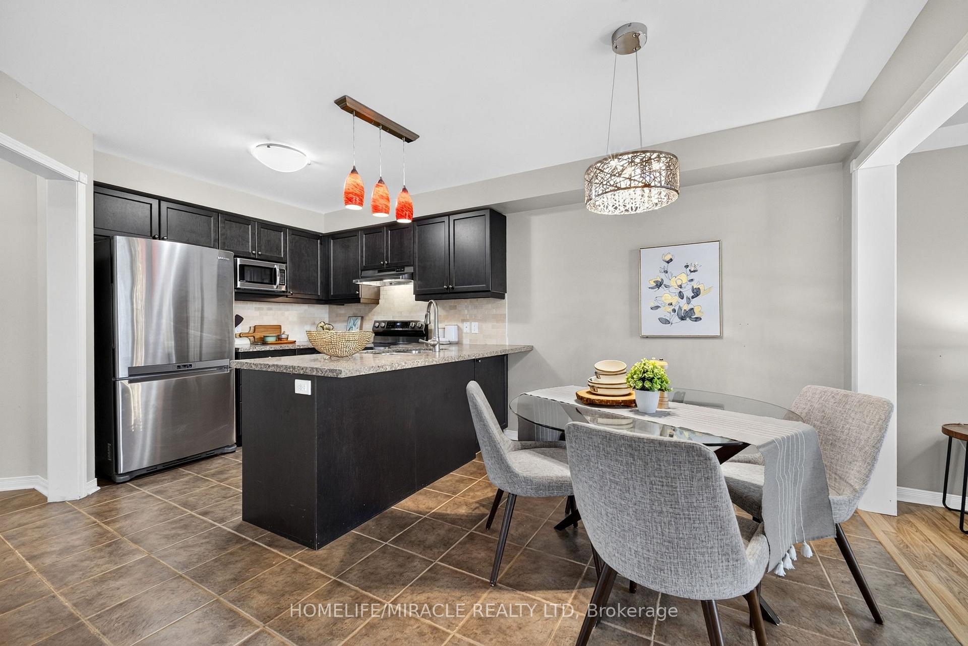 Photo 3 of 1306 Whitelaw Avenue, Oshawa, Pinecrest — HOMEH