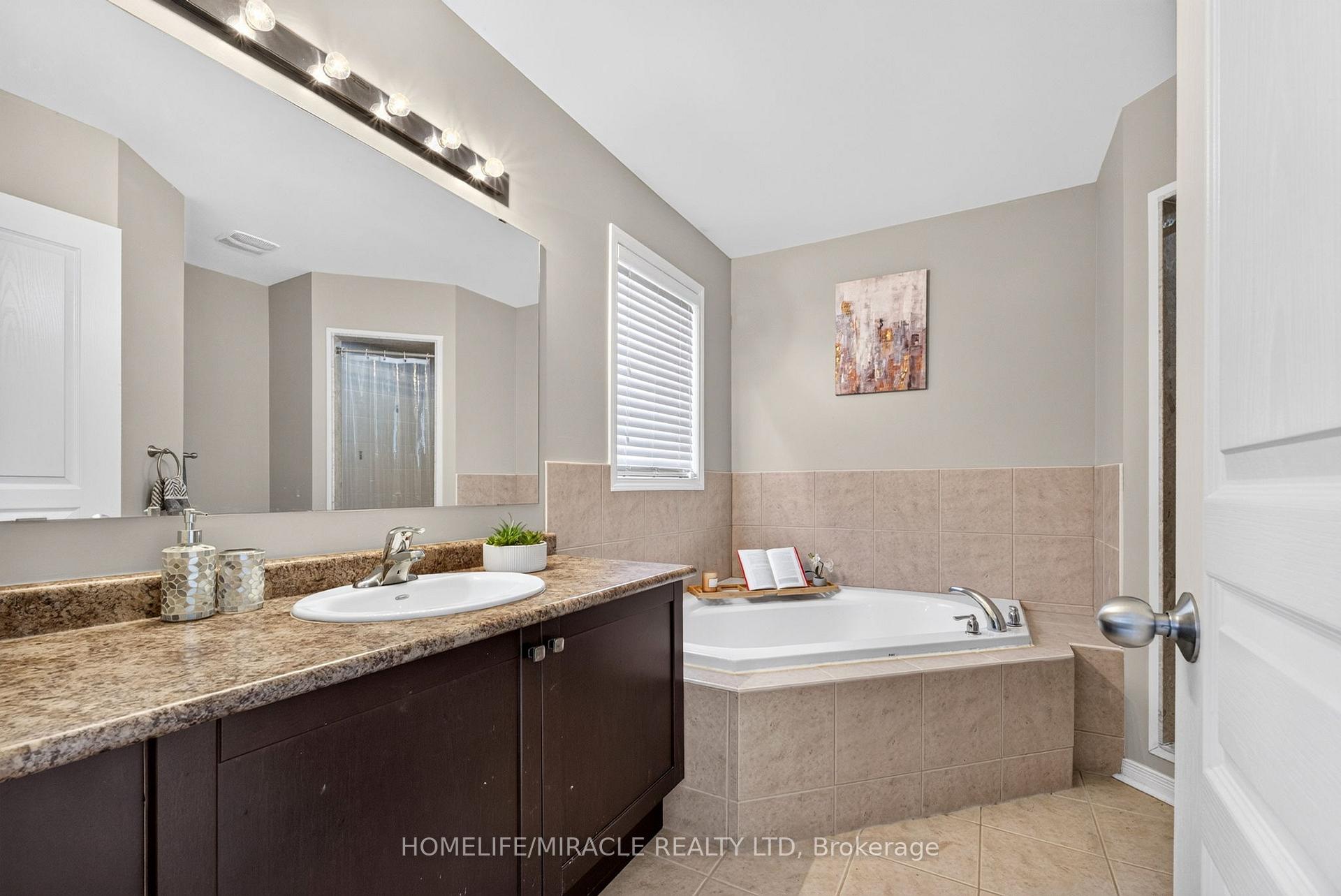 Photo 14 of 1306 Whitelaw Avenue, Oshawa, Pinecrest — HOMEH