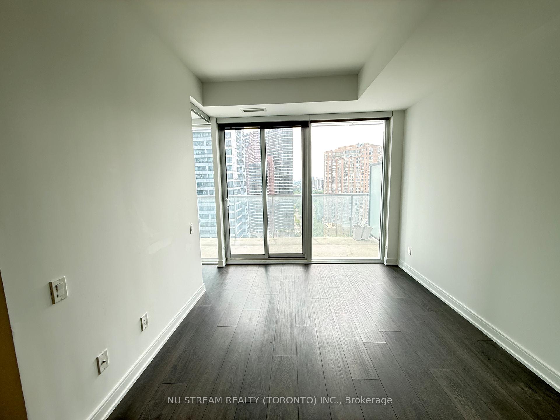 Photo 4 of Unit 2010, 3 Gloucester Street, Toronto, Church-Yonge Corridor — HOMEH