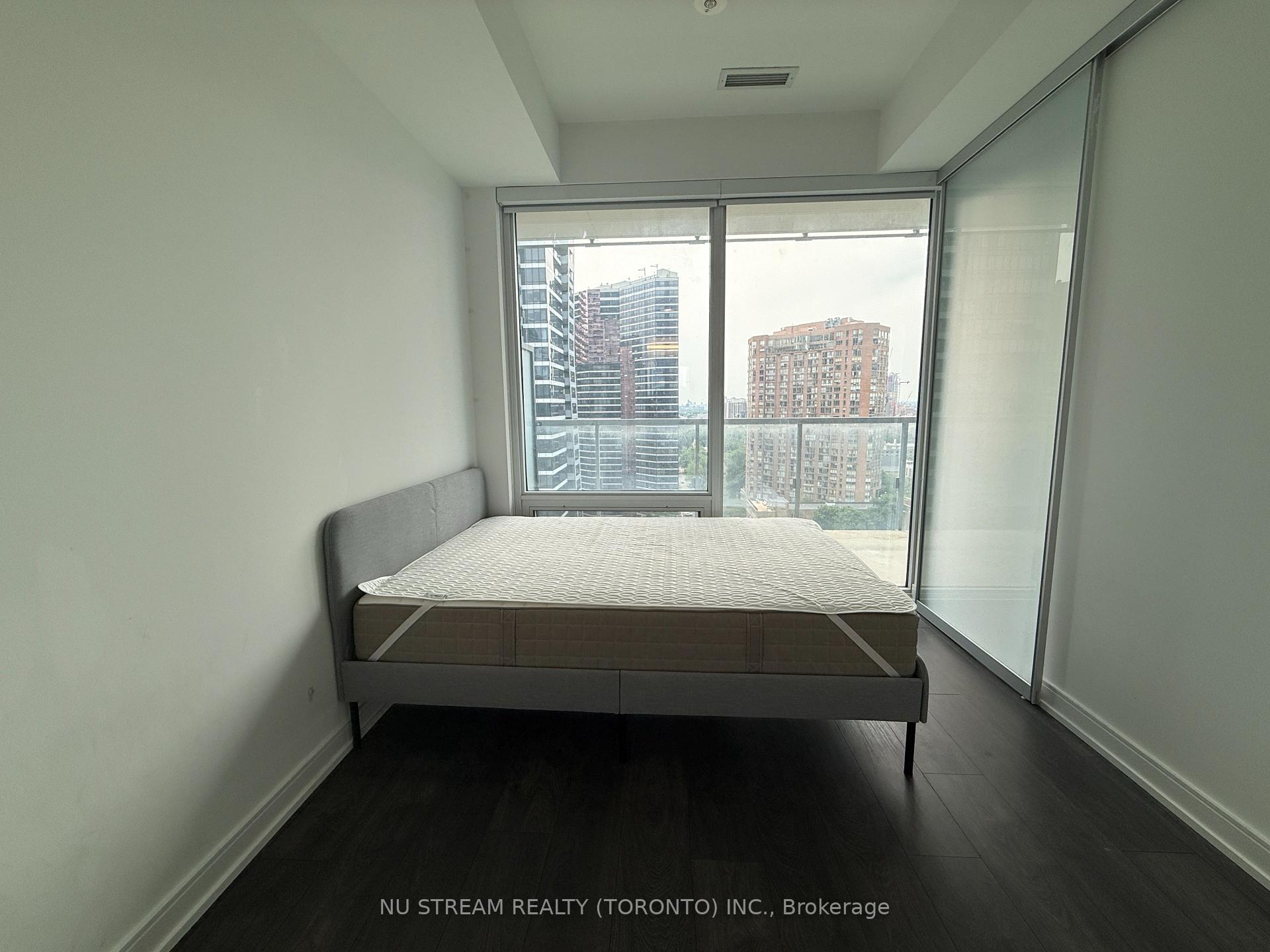 Photo 8 of Unit 2010, 3 Gloucester Street, Toronto, Church-Yonge Corridor — HOMEH
