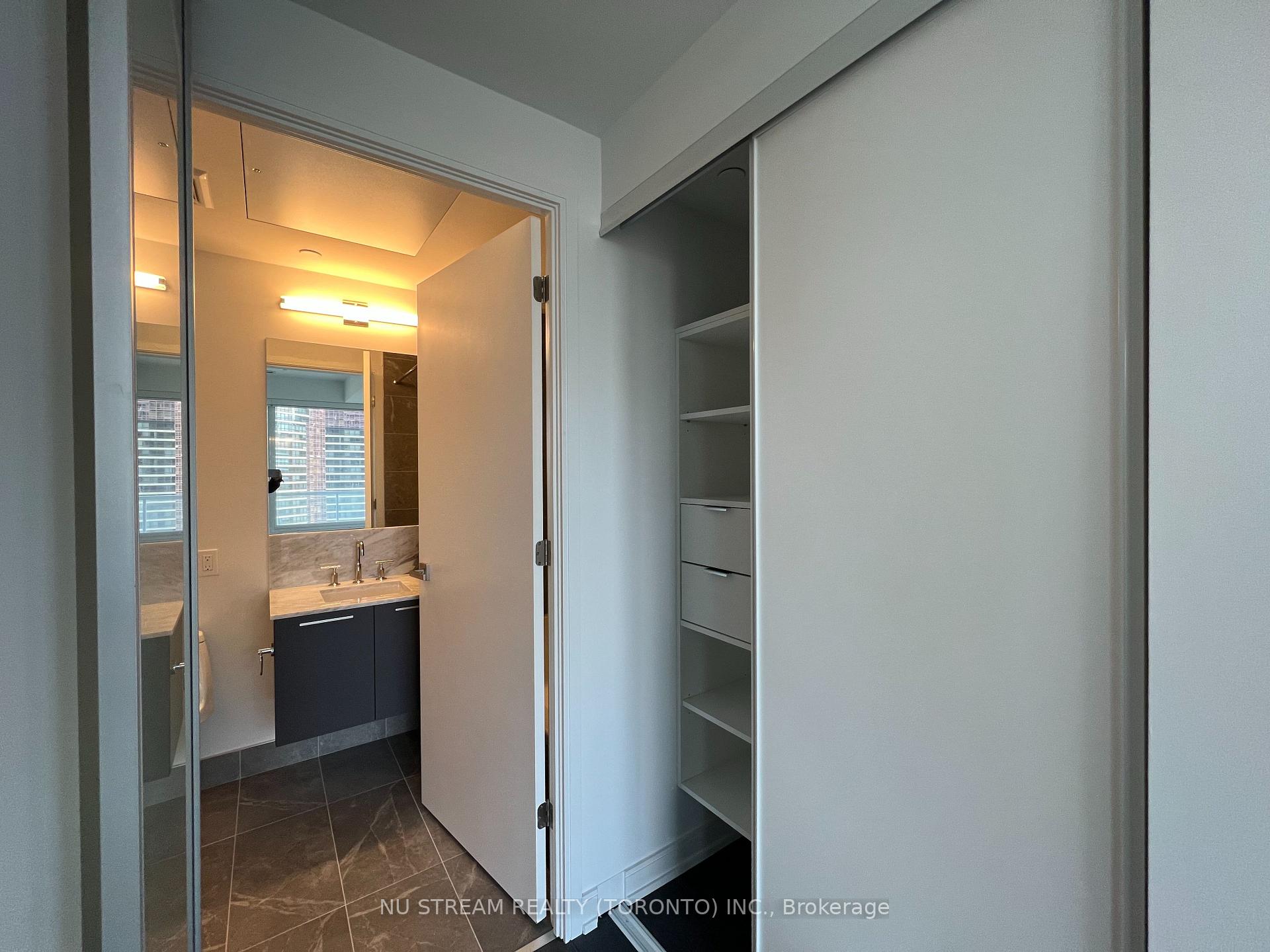 Photo 9 of Unit 2010, 3 Gloucester Street, Toronto, Church-Yonge Corridor — HOMEH