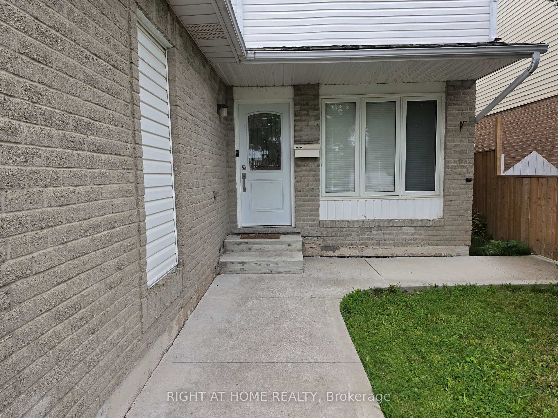 Photo 2 of 127 Dewitt Road, Hamilton, Stoney Creek — HOMEH