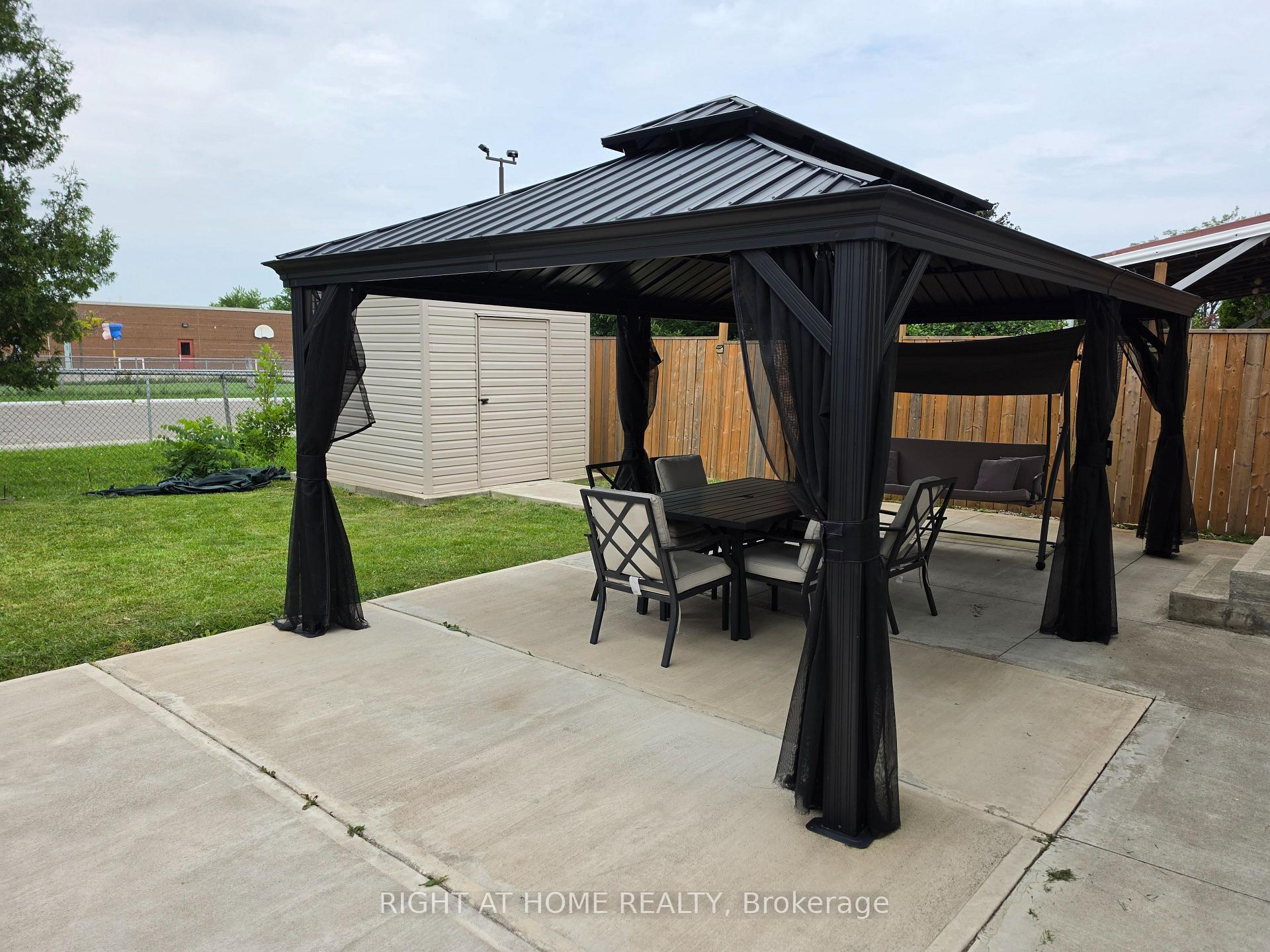Photo 3 of 127 Dewitt Road, Hamilton, Stoney Creek — HOMEH