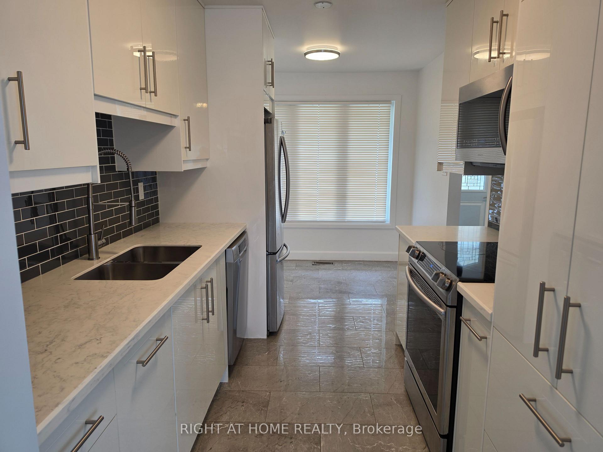 Photo 5 of 127 Dewitt Road, Hamilton, Stoney Creek — HOMEH
