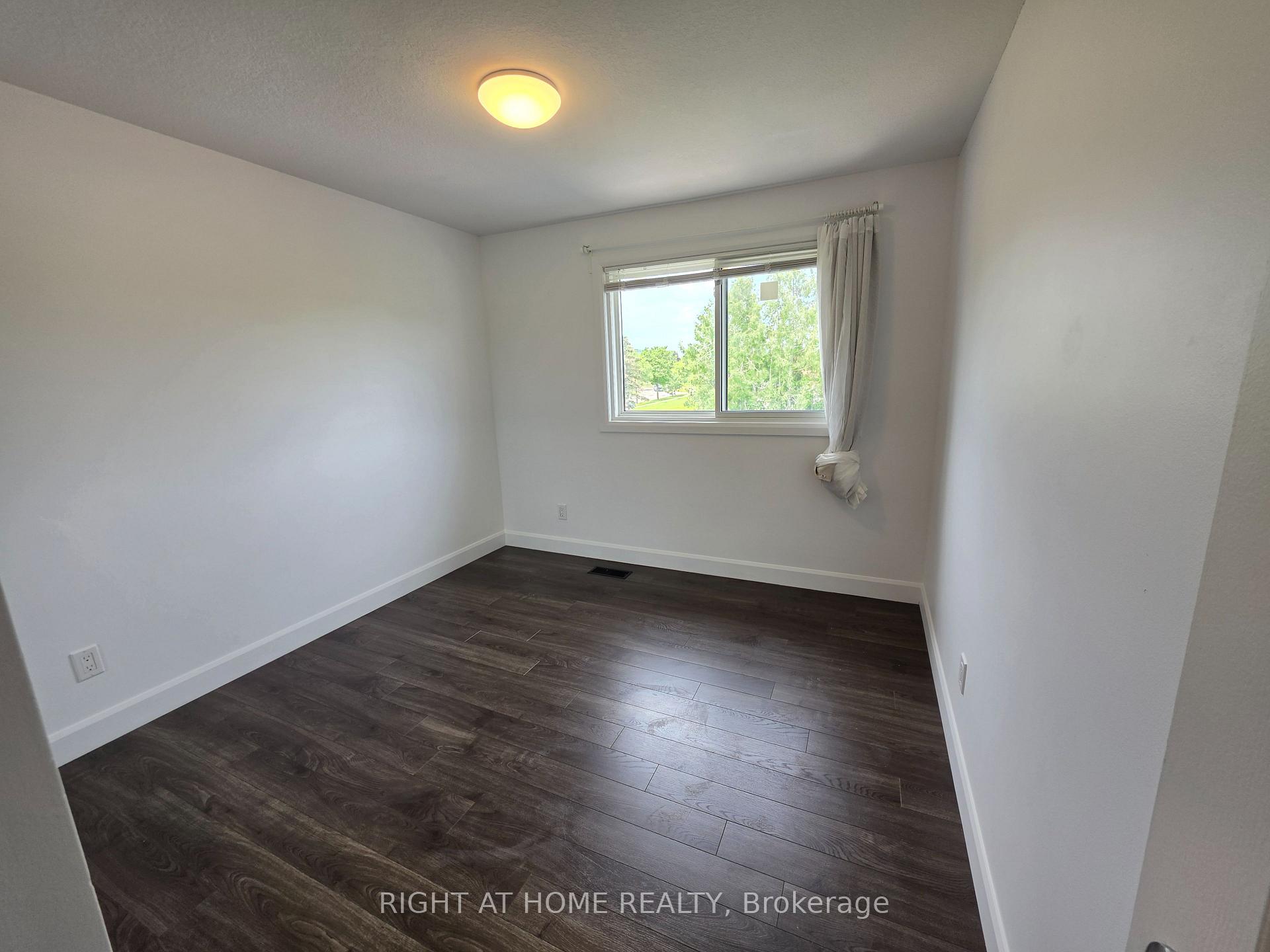 Photo 17 of 127 Dewitt Road, Hamilton, Stoney Creek — HOMEH