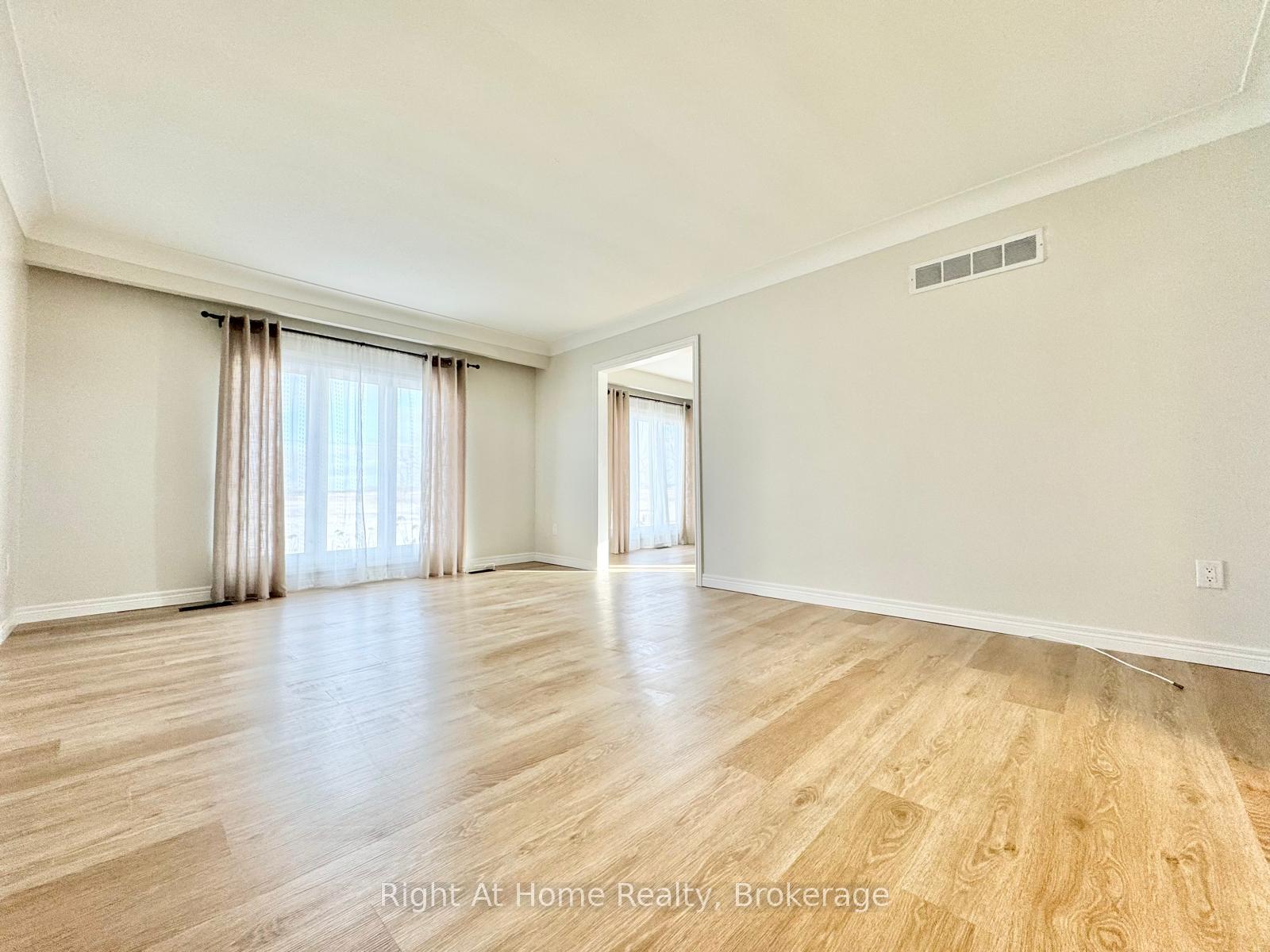 Photo 4 of 221 First Road E, Hamilton, Rural Stoney Creek — HOMEH
