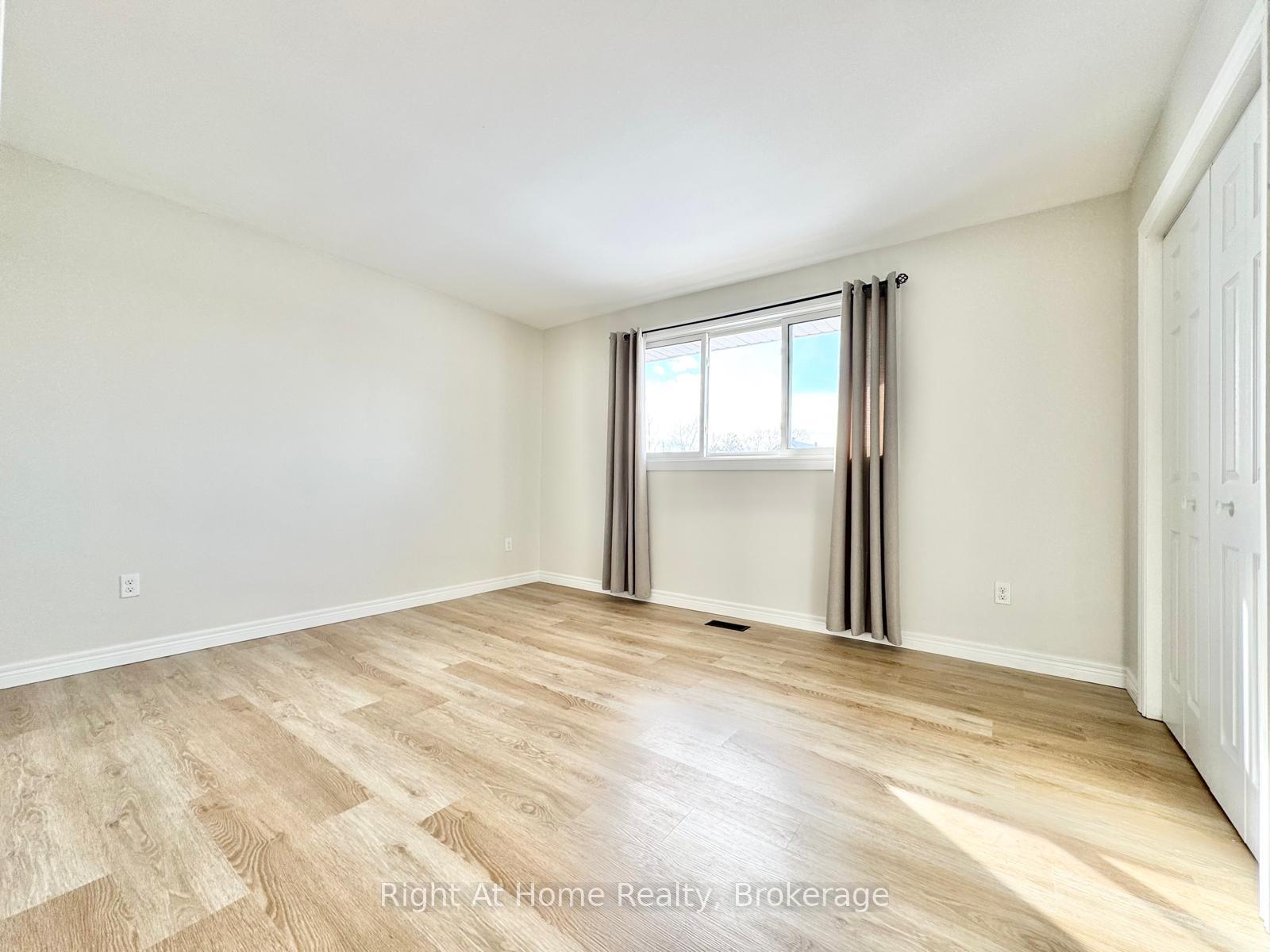 Photo 12 of 221 First Road E, Hamilton, Rural Stoney Creek — HOMEH