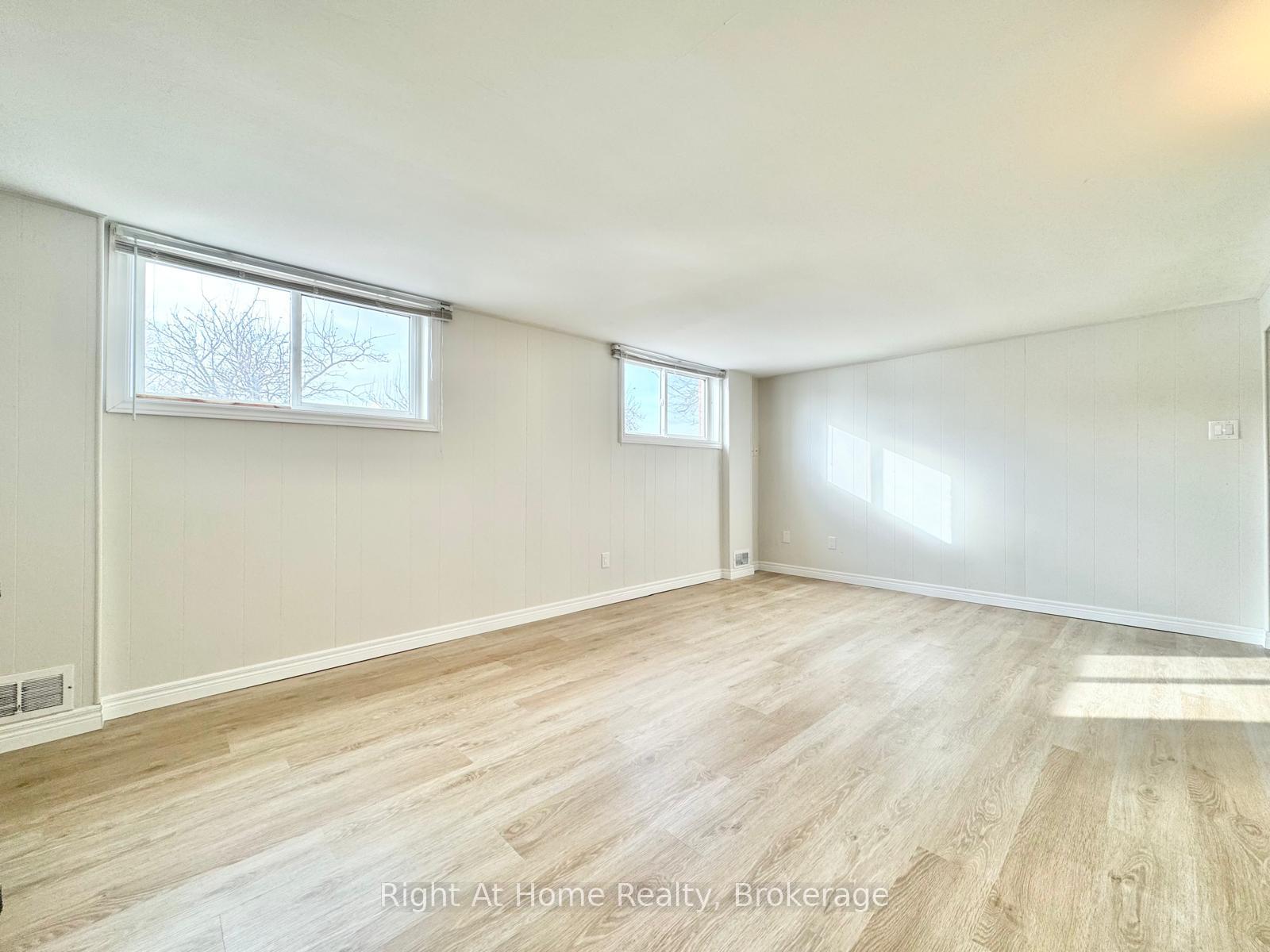 Photo 17 of 221 First Road E, Hamilton, Rural Stoney Creek — HOMEH