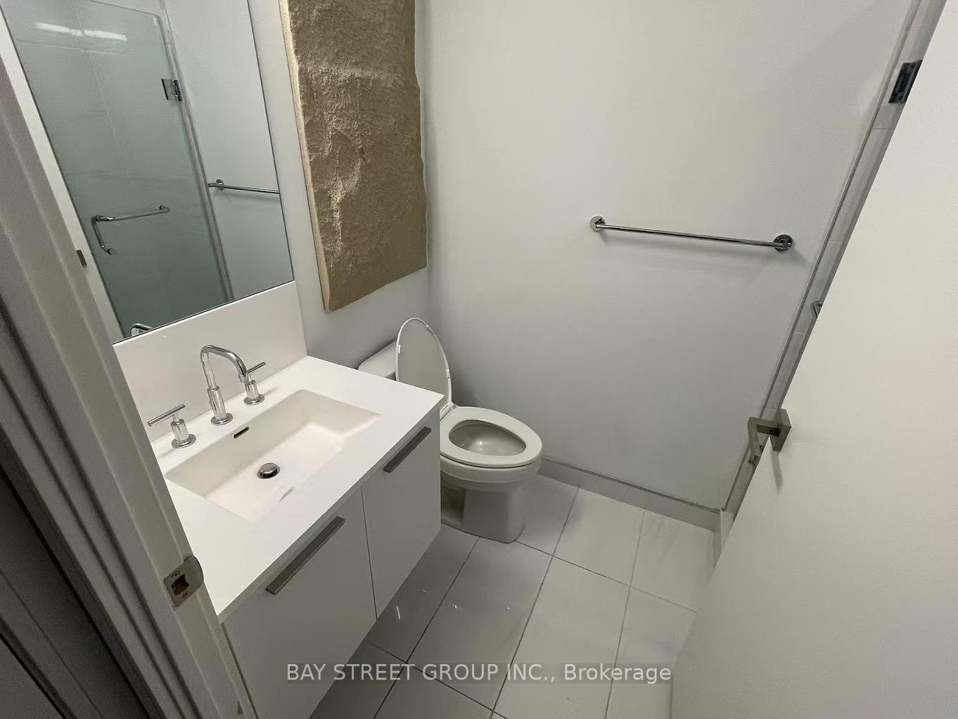 Photo 4 of Unit 1713, 3 Gloucester Street, Toronto, Church-Yonge Corridor — HOMEH