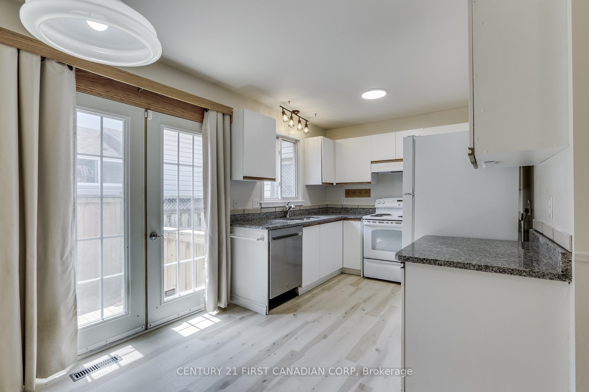 Photo 9 of 604 Talltree Crescent, London, East I — HOMEH
