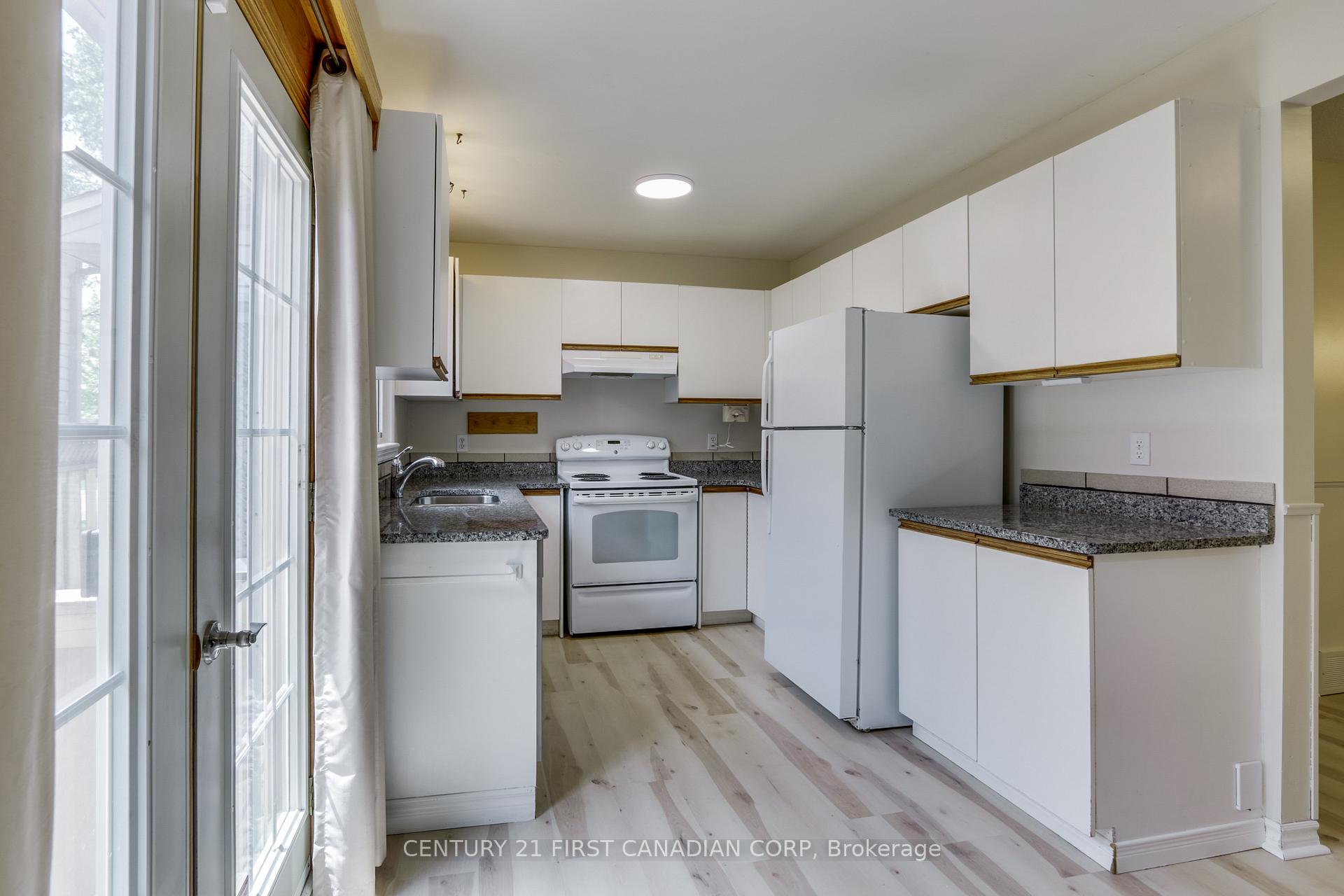 Photo 10 of 604 Talltree Crescent, London, East I — HOMEH
