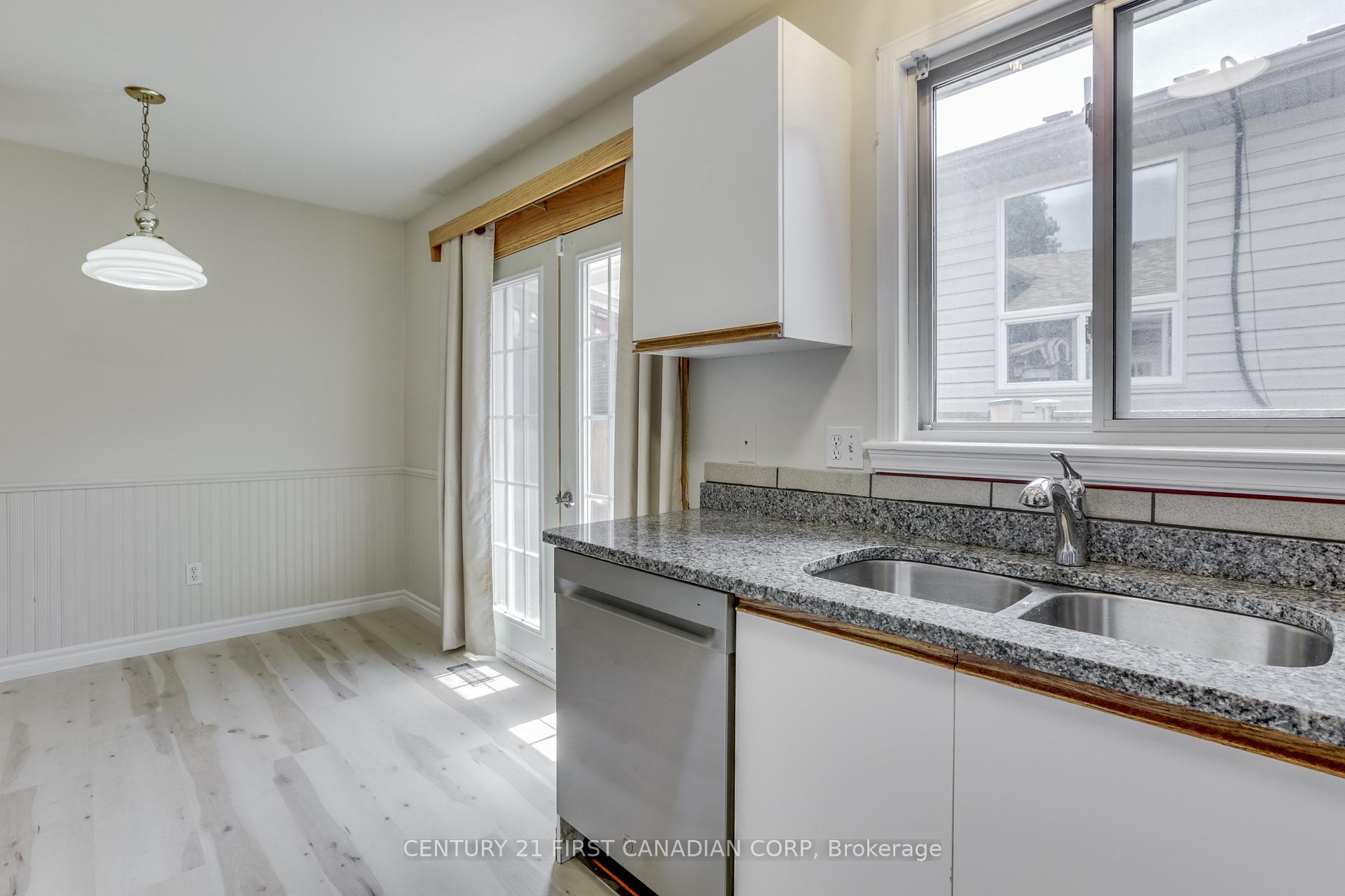Photo 12 of 604 Talltree Crescent, London, East I — HOMEH
