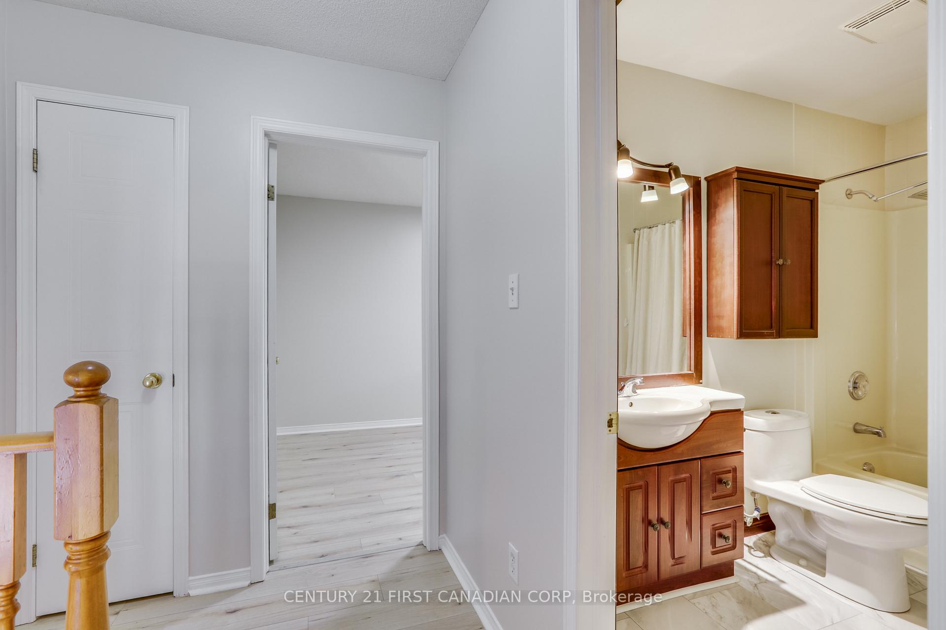 Photo 16 of 604 Talltree Crescent, London, East I — HOMEH