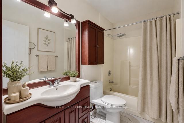 Photo 18 of 604 Talltree Crescent, London, East I — HOMEH