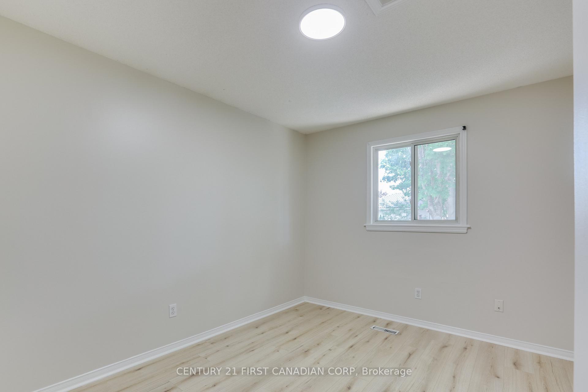 Photo 23 of 604 Talltree Crescent, London, East I — HOMEH