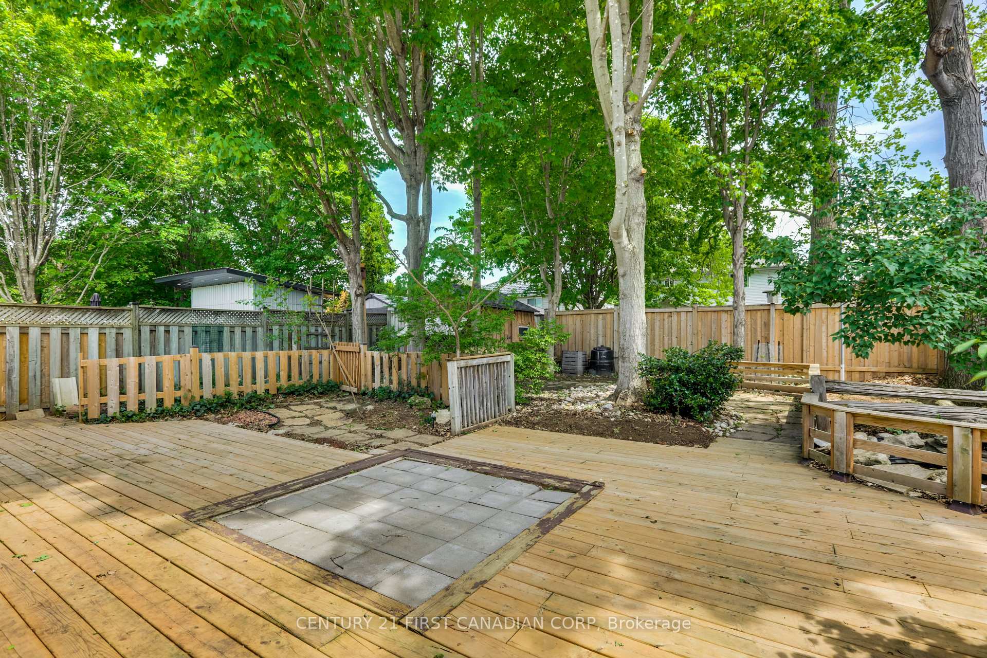 Photo 43 of 604 Talltree Crescent, London, East I — HOMEH