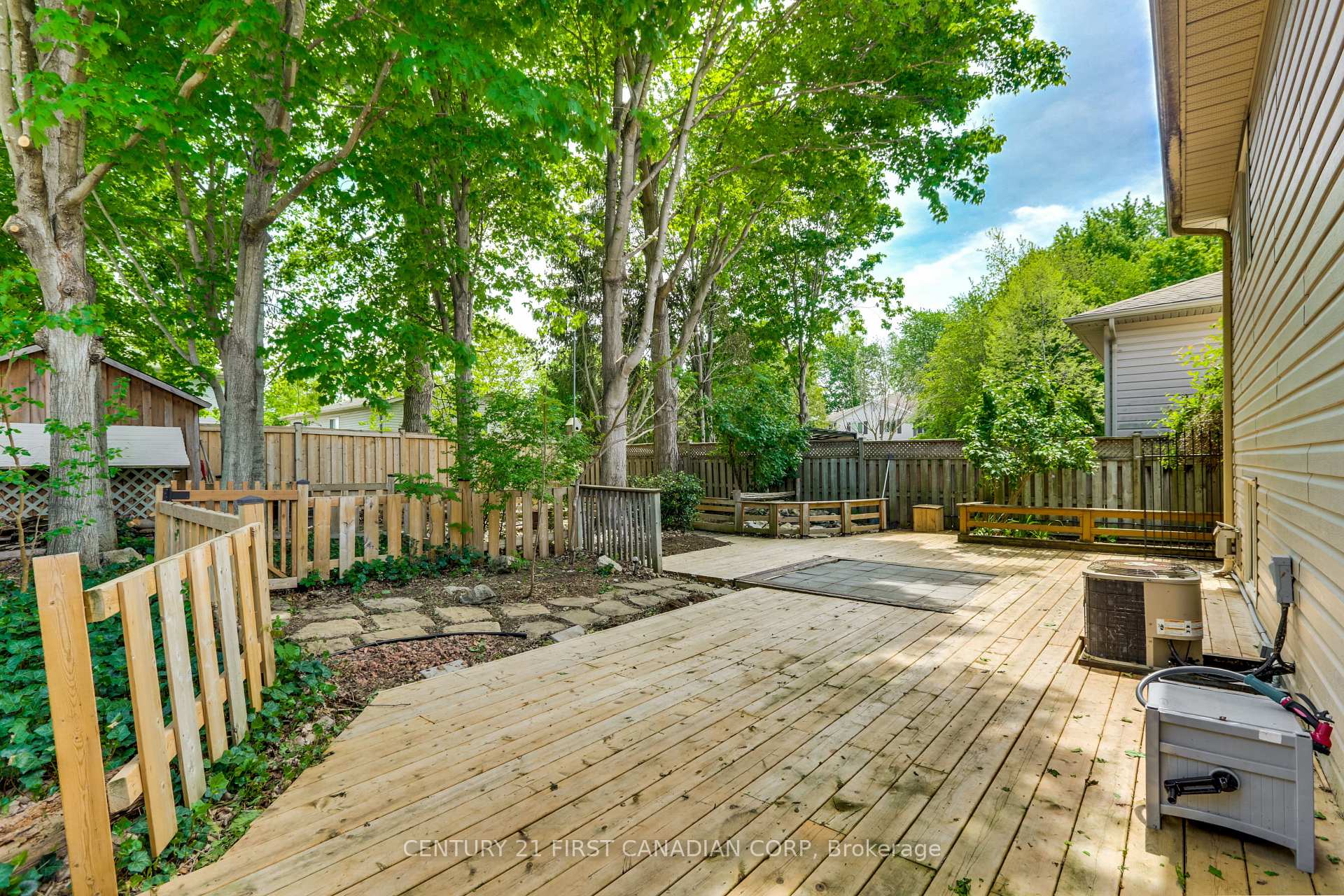 Photo 45 of 604 Talltree Crescent, London, East I — HOMEH