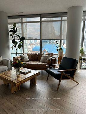 Photo 12 of Unit 1708, 832 Bay Street, Toronto, Bay Street Corridor — HOMEH