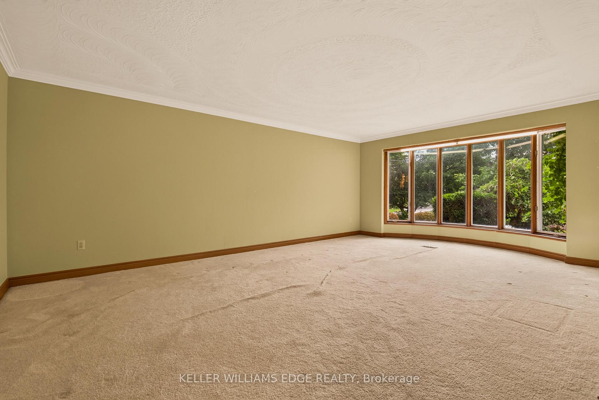 Photo 4 of 43 Braecrest Avenue, Etobicoke, Humber Heights — HOMEH
