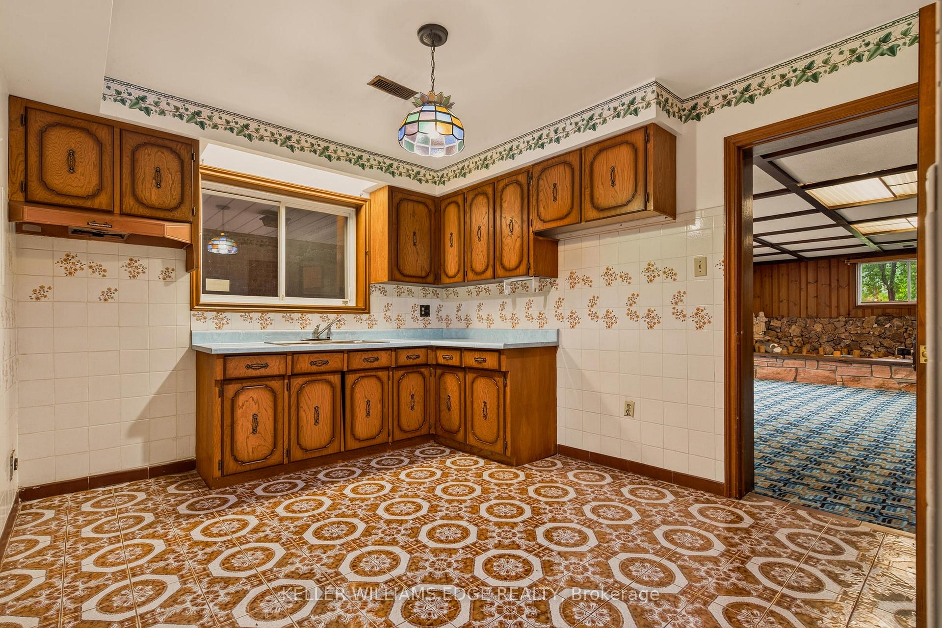 Photo 19 of 43 Braecrest Avenue, Etobicoke, Humber Heights — HOMEH