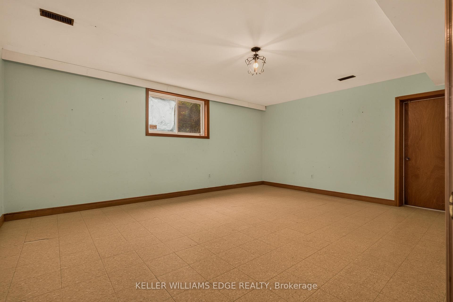 Photo 20 of 43 Braecrest Avenue, Etobicoke, Humber Heights — HOMEH