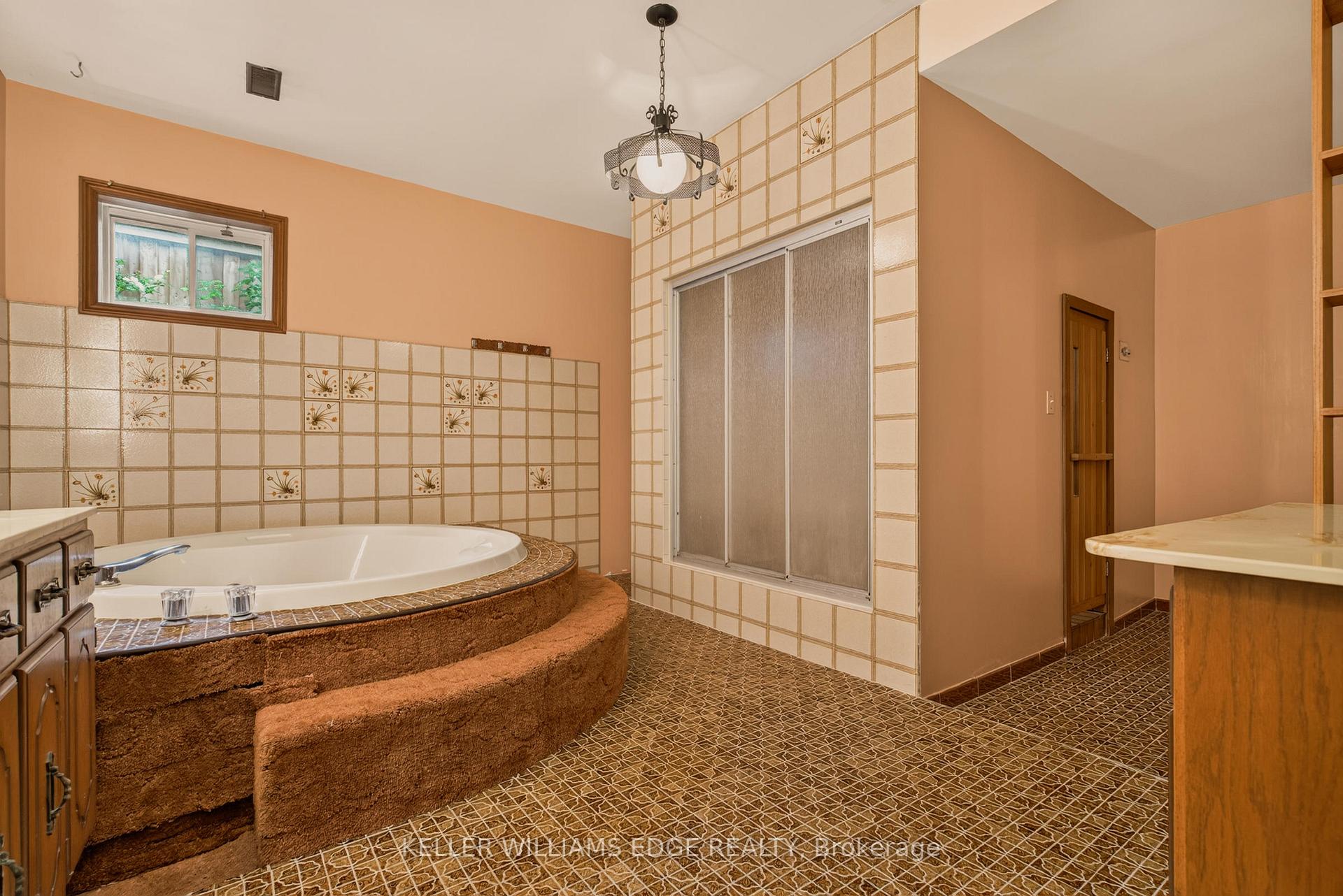 Photo 21 of 43 Braecrest Avenue, Etobicoke, Humber Heights — HOMEH