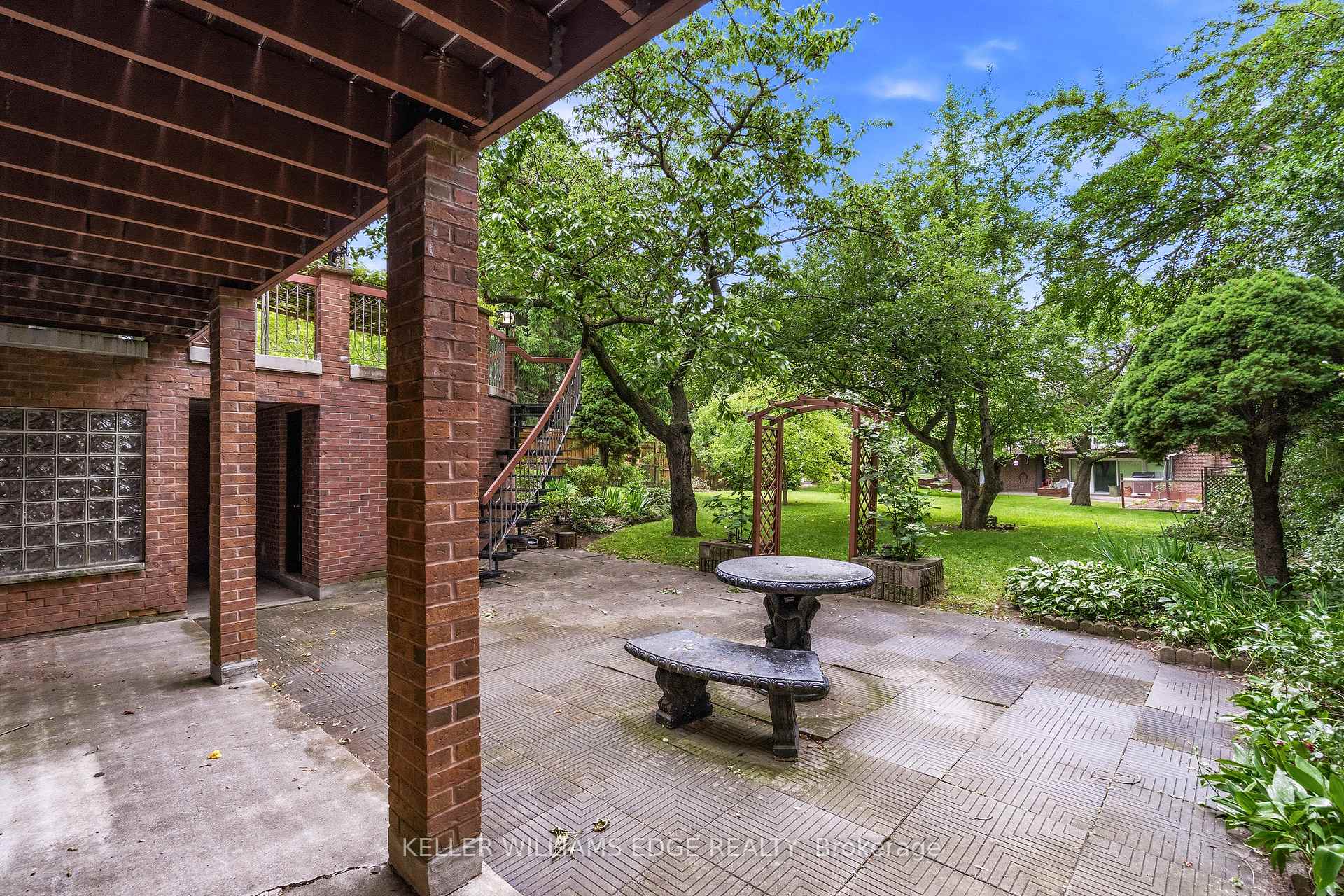 Photo 22 of 43 Braecrest Avenue, Etobicoke, Humber Heights — HOMEH