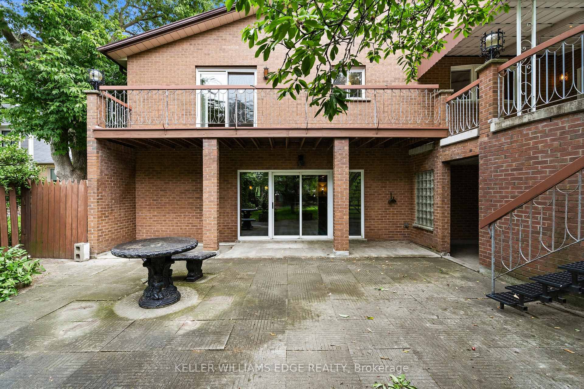 Photo 23 of 43 Braecrest Avenue, Etobicoke, Humber Heights — HOMEH