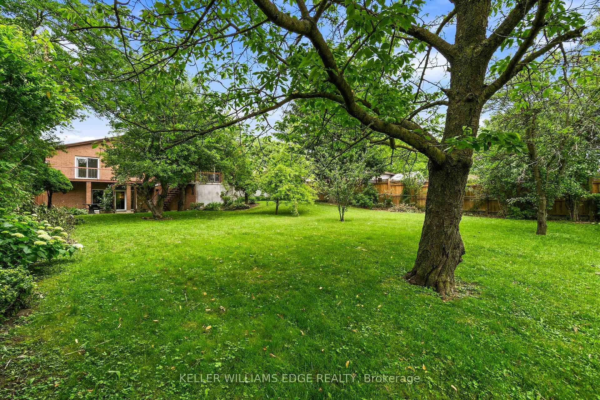 Photo 25 of 43 Braecrest Avenue, Etobicoke, Humber Heights — HOMEH